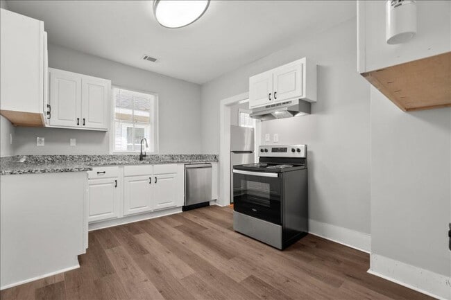 Building Photo - 109 Winston St