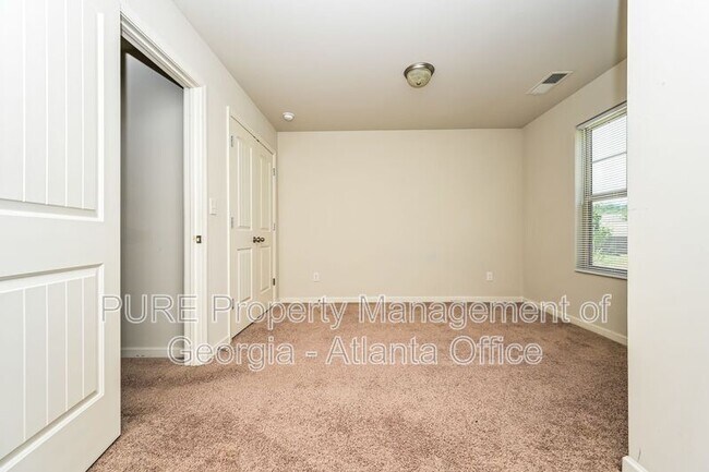 Building Photo - 130 Daisy Cir