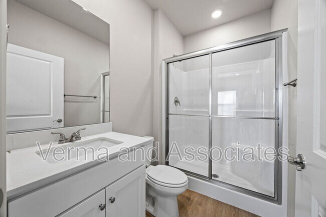 Building Photo - 1801 SW Poigai Wy