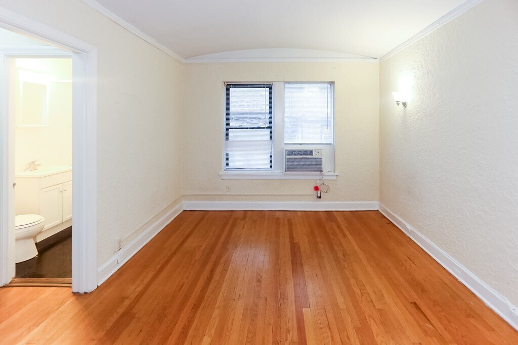 Building Photo - 541 W Arlington Pl