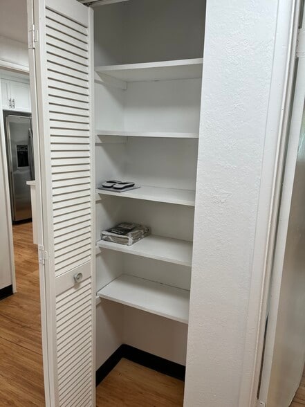 Building Photo - 4607 Plaza Ln