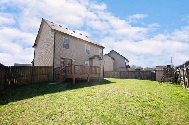 Building Photo - 613 Fennec Way