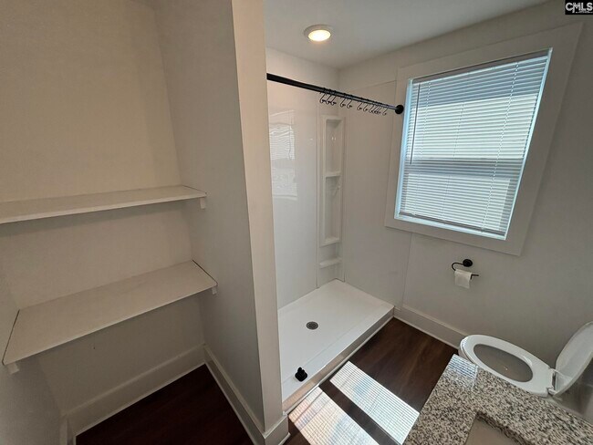 Building Photo - 329 S Saluda Ave