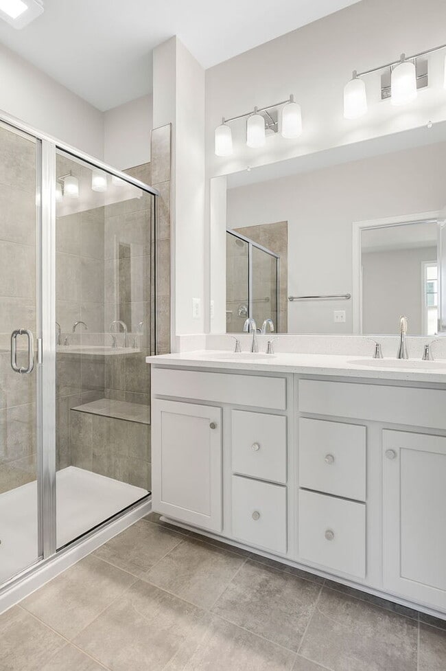 Building Photo - Brand New – 3 Bedroom Unit - Available NOW!