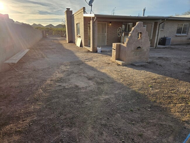 Building Photo - 4445 S Kostka Ave