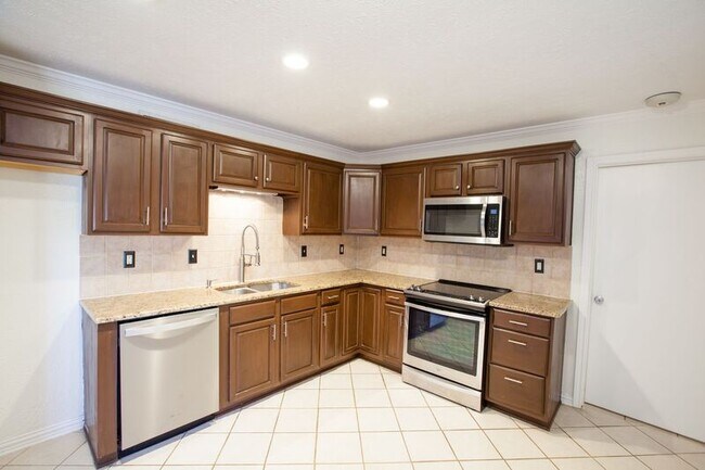 Building Photo - 5713 Baker Dr