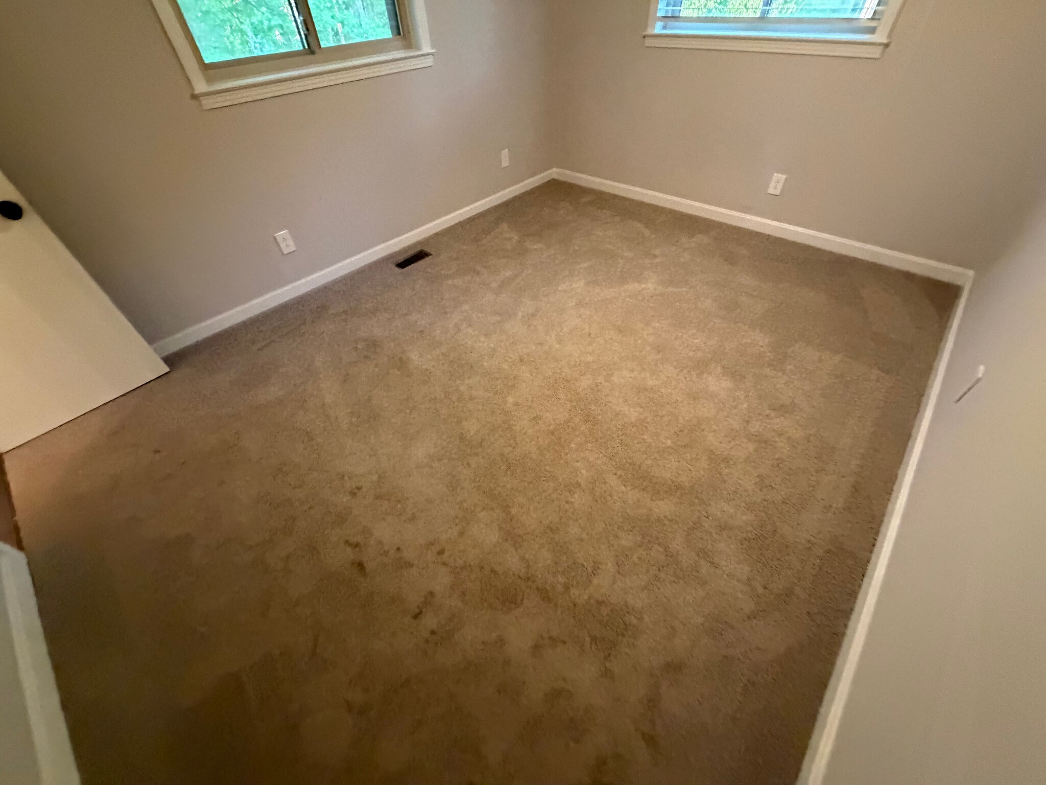 Building Photo - Room in House on Cox Mill Rd