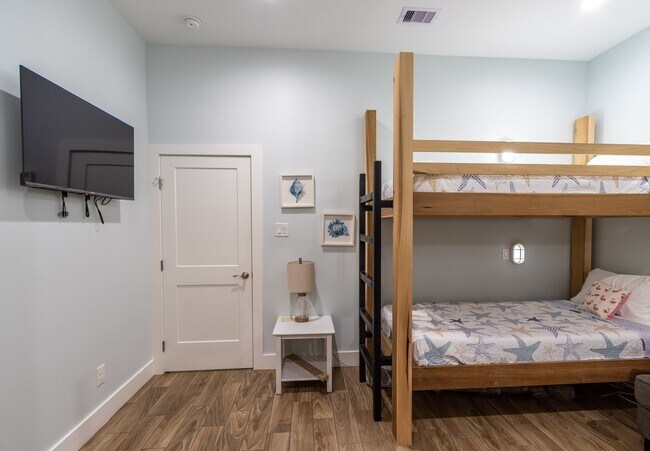 Building Photo - 16511 John Davis Rd