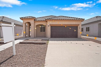 Building Photo - 608 Cedarwood Ave