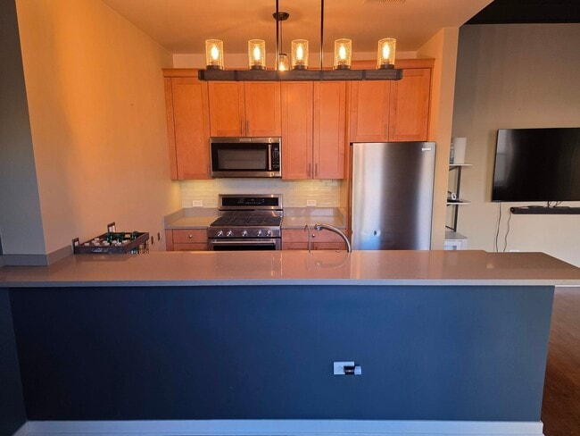 Building Photo - 24 W Station St