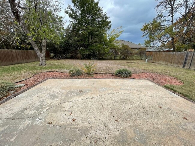 Building Photo - 5809 Enid St