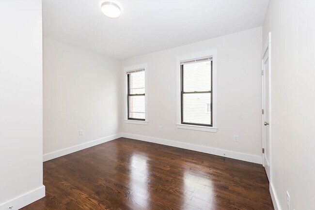 Building Photo - 24 Clary 3