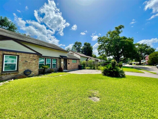 Building Photo - 3830 Cosby St