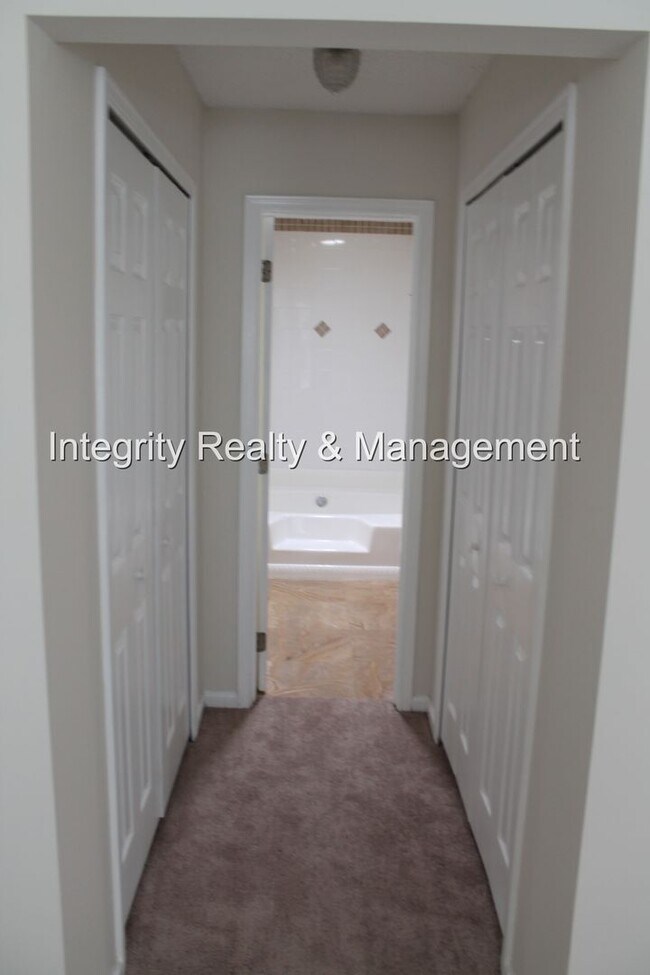 Building Photo - 3 bed/2.5 bath in Lake Asbury