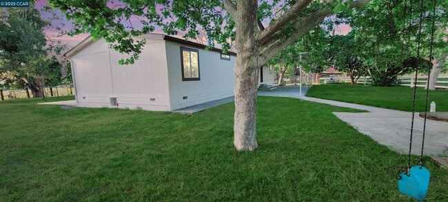 Building Photo - 5750 Sellers Ave