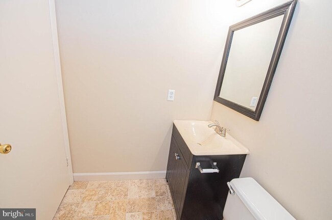 Building Photo - 804 College Ln