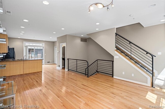 Building Photo - 420 Lewis Ct
