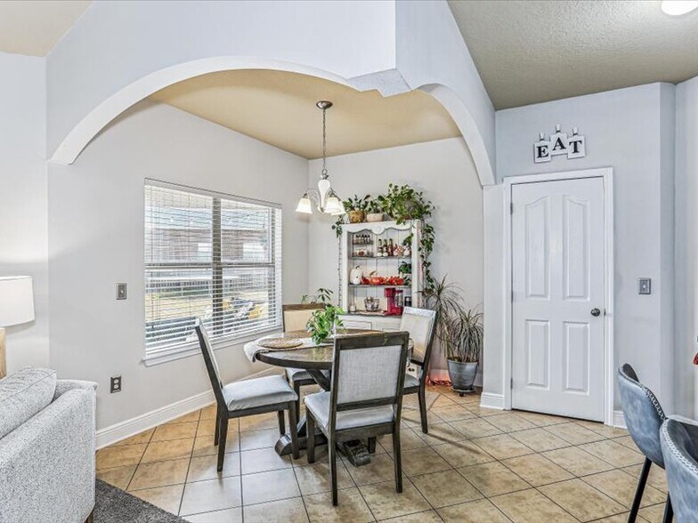 Building Photo - 405 Pendo Pl