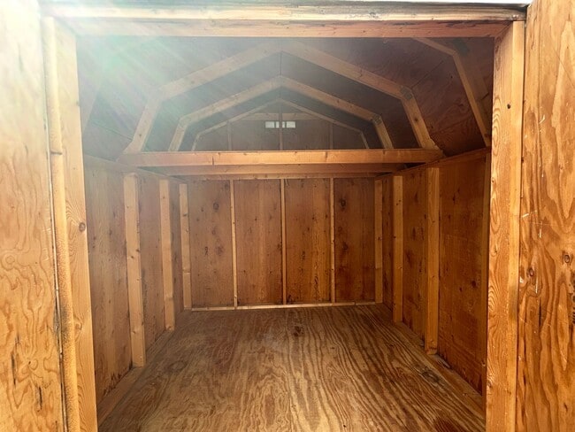 Building Photo - Ready to View! Updated 3/2 Home High Point...