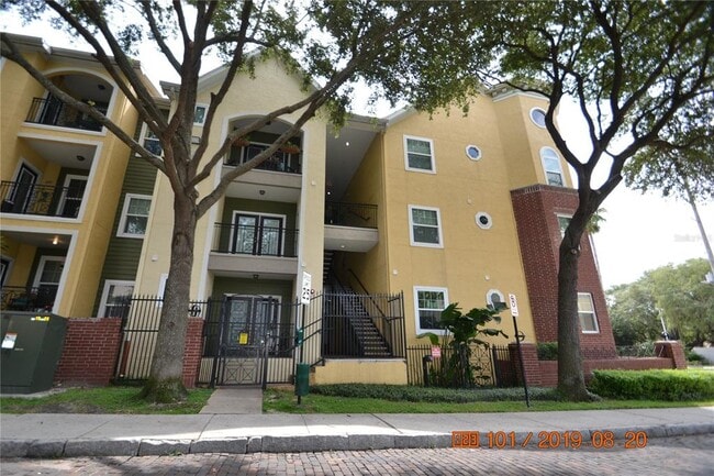 Building Photo - 1810 E Palm Ave