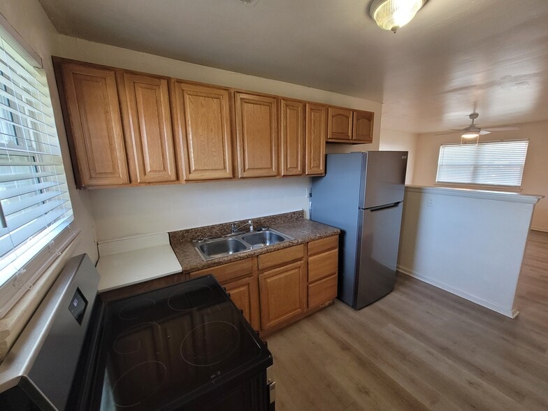 Building Photo - 612 N Kelly St