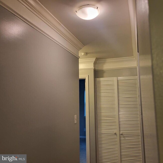 Building Photo - 5800 Cove Landing Rd