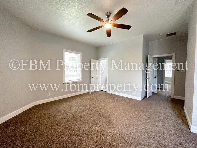 Building Photo - 518 N 26th St