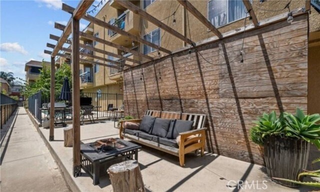 Building Photo - 9014 Burnet Ave