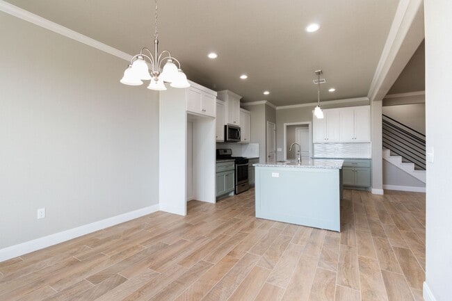 Building Photo - 2700 Tampa Bay Ave