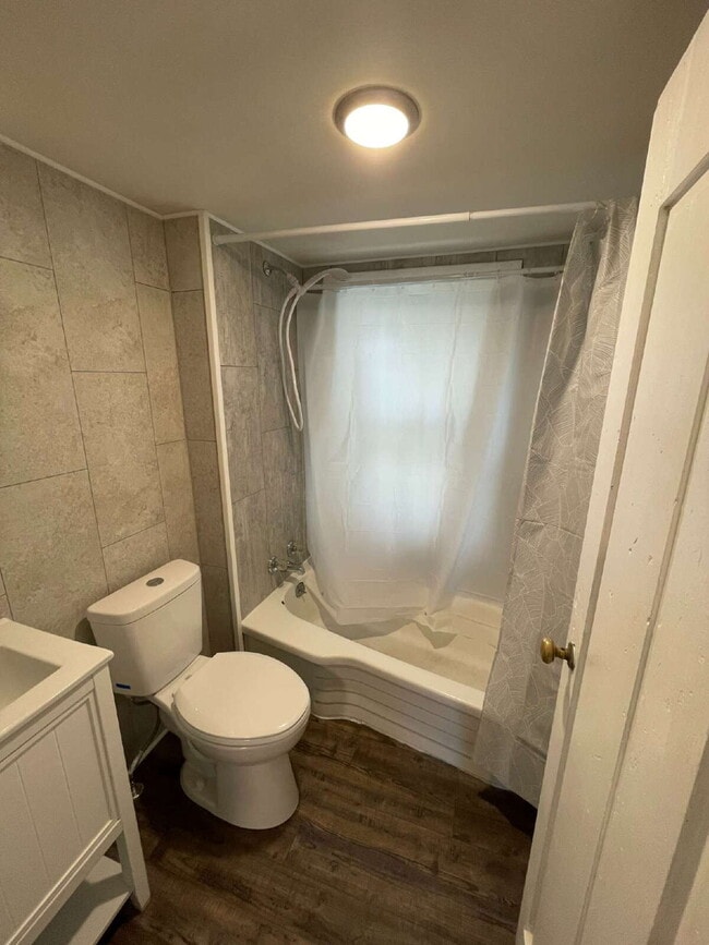 Building Photo - Spacious 3 Bedroom Apartment Near IUP – Ideal for Roommates