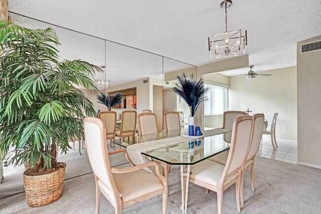 Building Photo - 107 Half Moon Cir