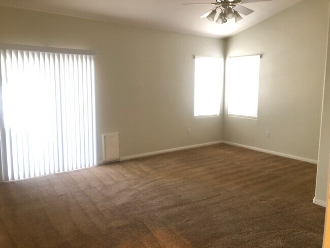 Building Photo - *WONDERFUL SINGLE STORY HOME IN GREEN VALLEY RANCH GATED COMMUNITY!!**