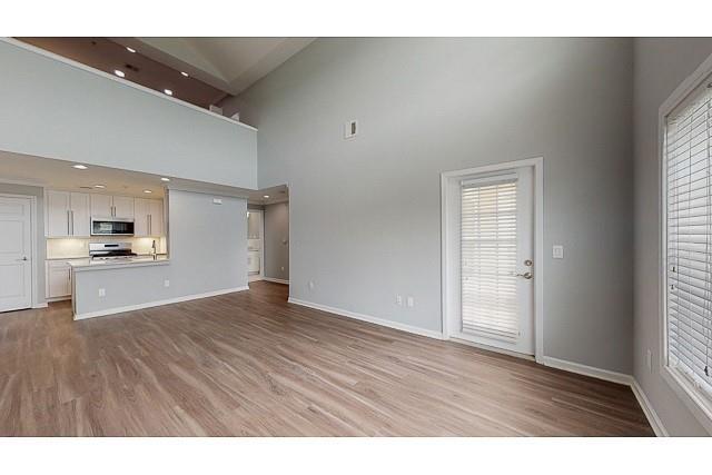 Building Photo - 833 Charles Pond Dr