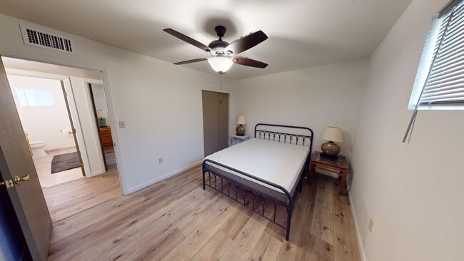 Building Photo - Newly remodeled, fully furnished, 2 bedroo...