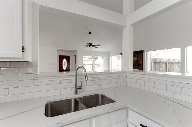 Building Photo - 18326 Autumn Trails Ln