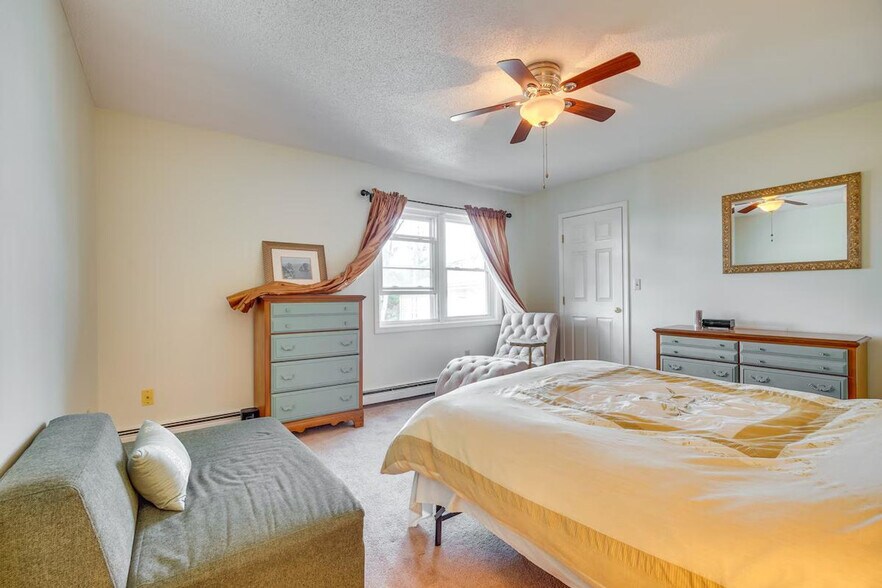 Building Photo - 109 Hawley Ave