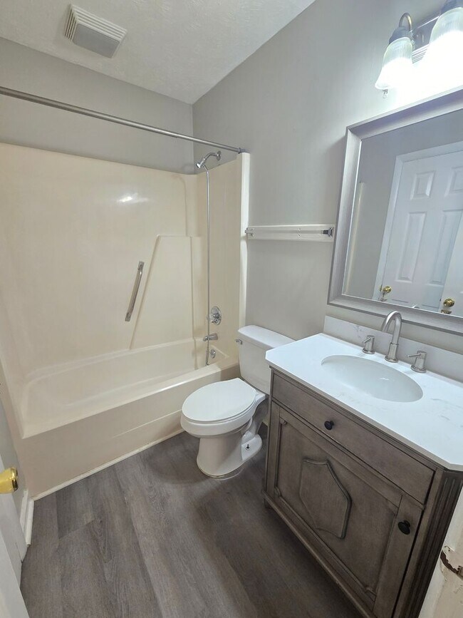 Building Photo - Townhome for rent