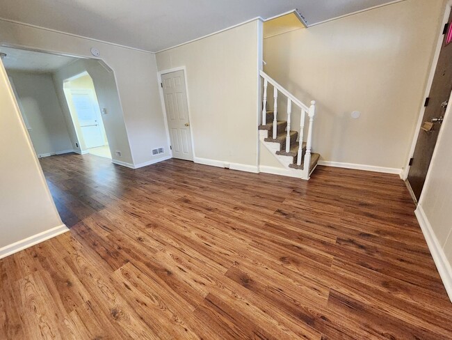 Building Photo - West Baltimore 2.5 Bedroom 1.5 Bathroom To...