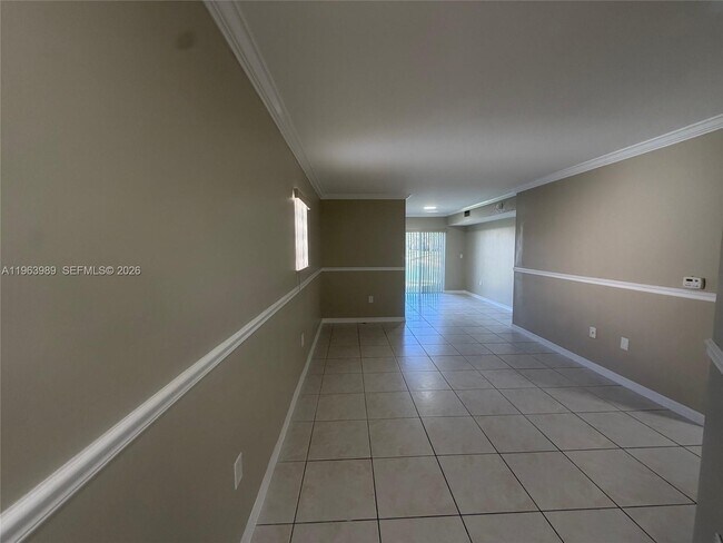 Building Photo - 2731 SE 12th Rd