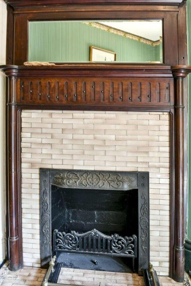 Building Photo - 1454