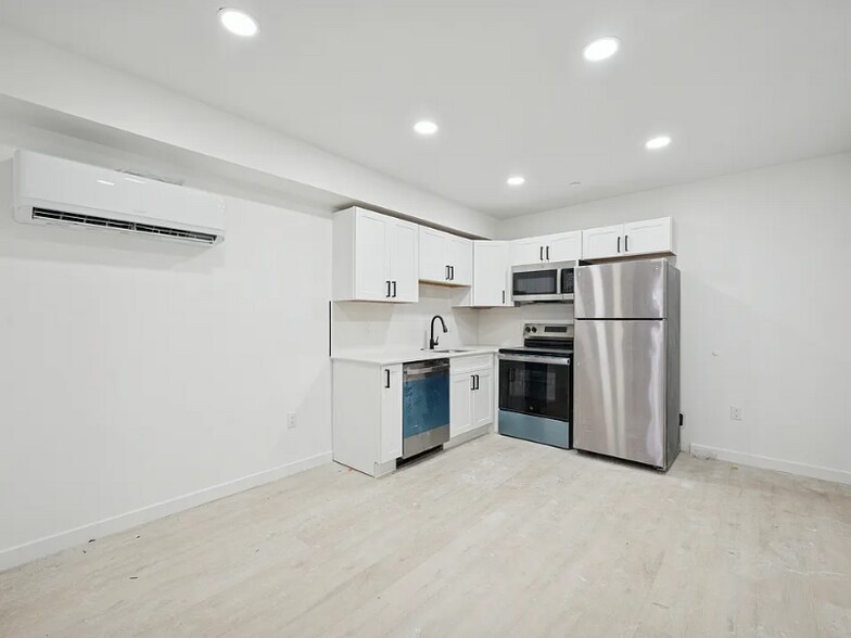 Building Photo - 52 N 52nd St