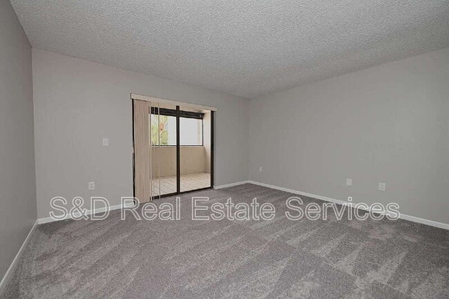 Building Photo - 1808 Village Ct