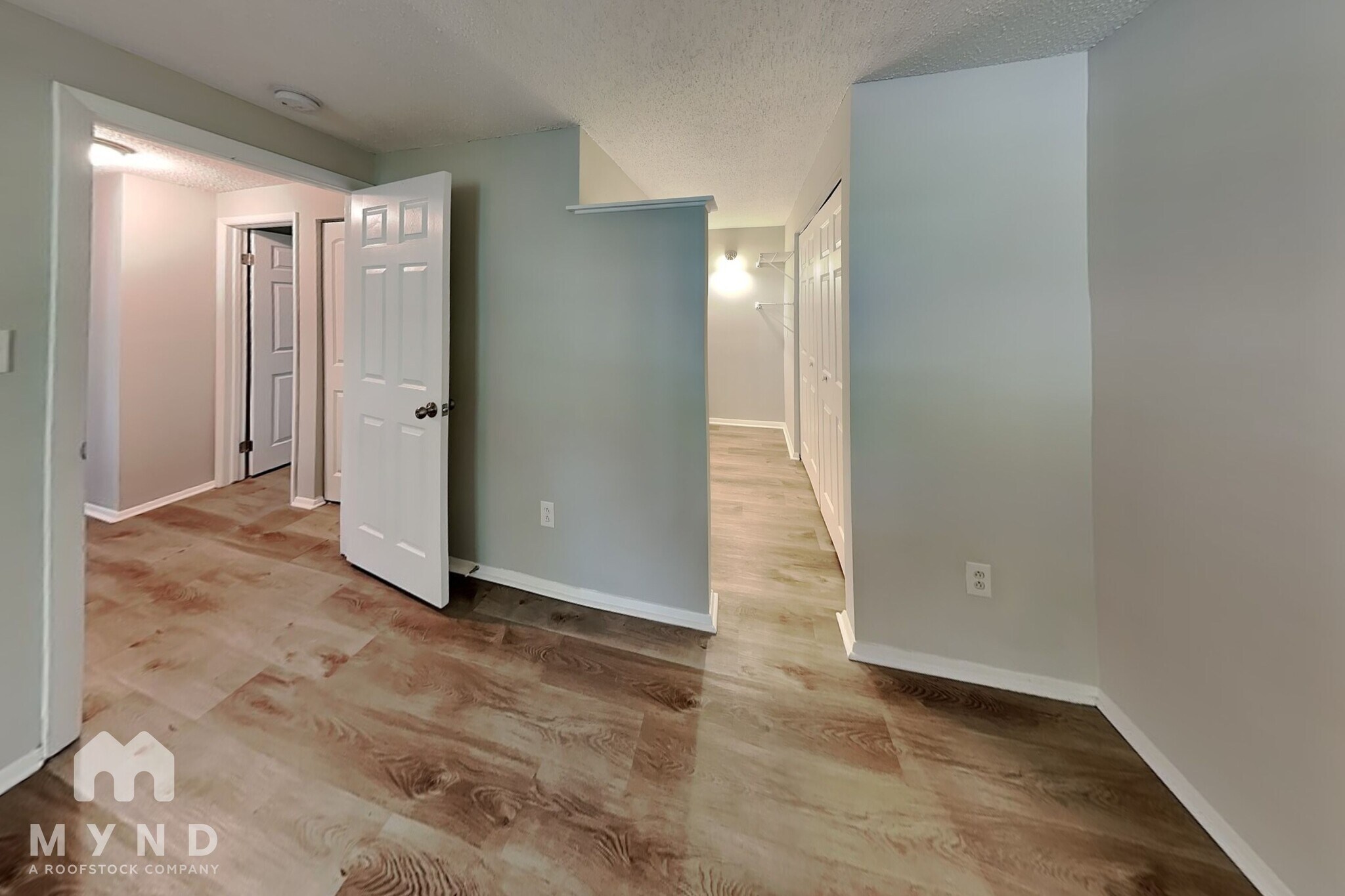 Building Photo - 6301 Ivory Palm Dr