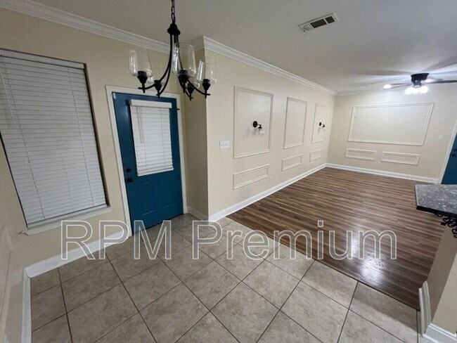 Building Photo - 8429 Florida Blvd