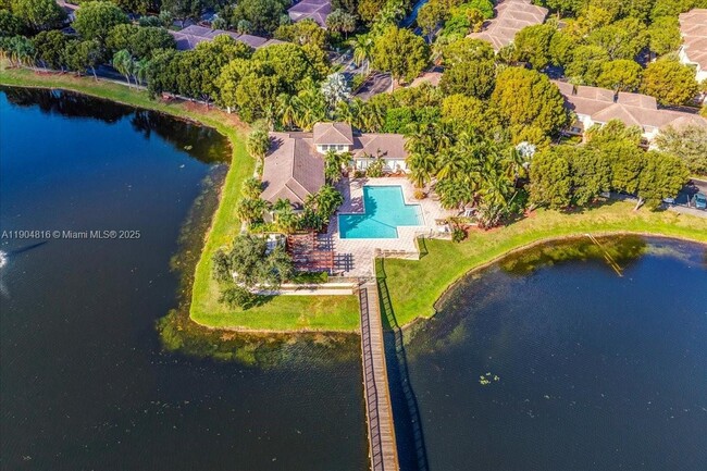 Building Photo - 2516 Centergate Dr