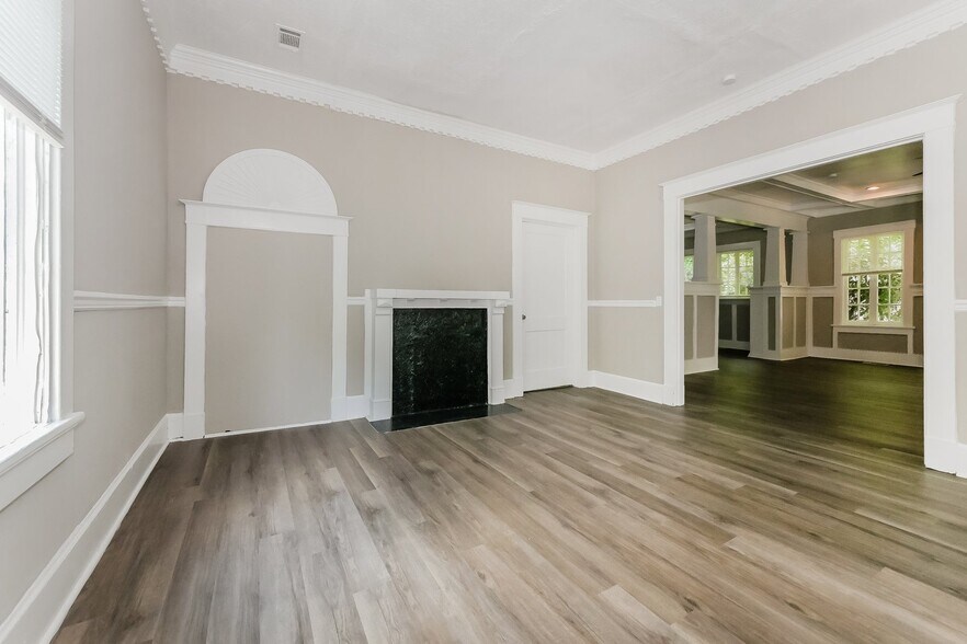 Building Photo - 2529 English Ave