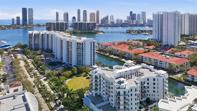 Building Photo - 3030 NE 188th St