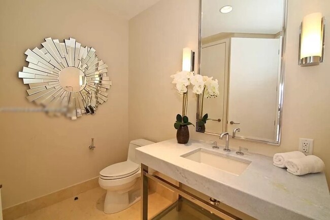 Powder room - 9703 Collins Ave