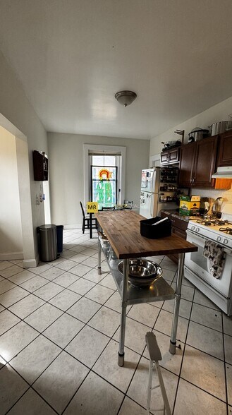 Building Photo - 78 Summer St