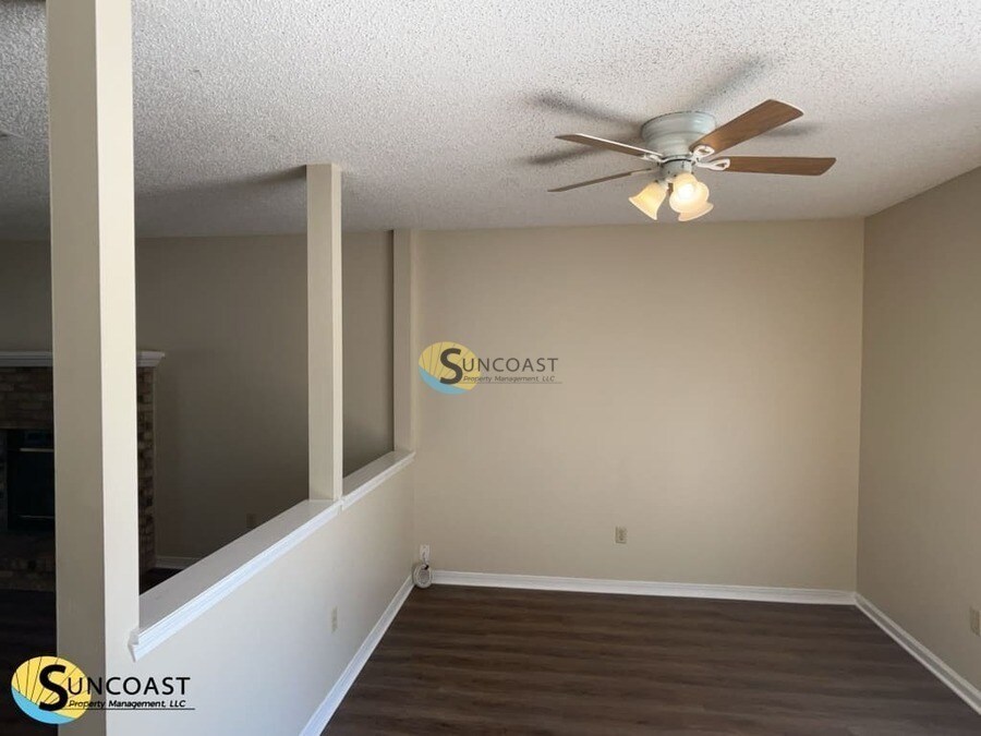 Building Photo - 8702 Bandera Cir S